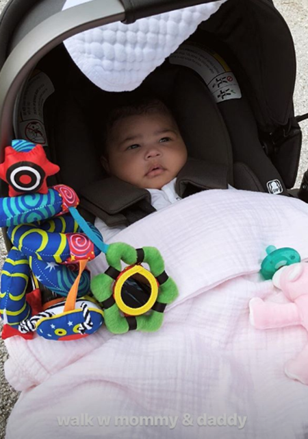 Сторми Дженнер на прогулке