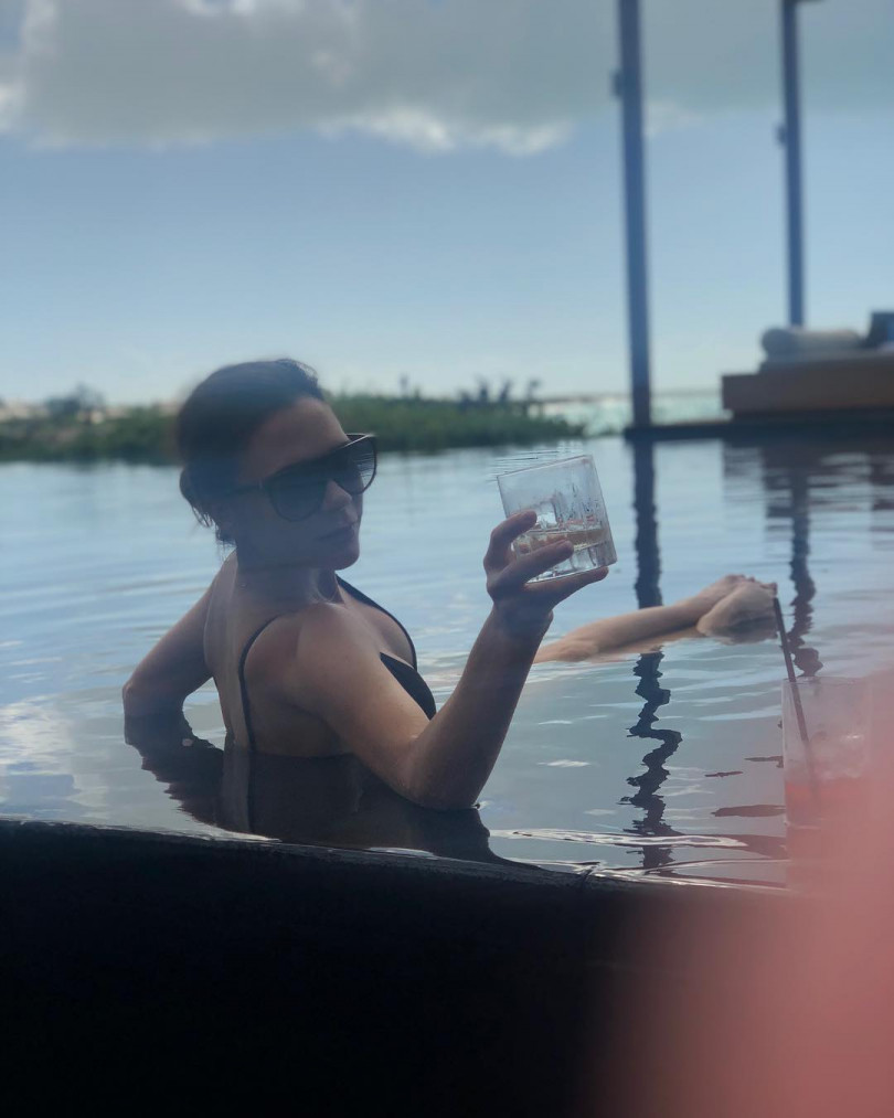 Виктория Бекхэм в купальнике