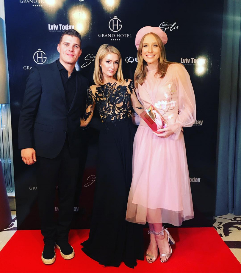 Пэрис Хилтон в Украине