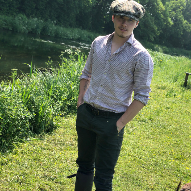 Бруклин Бекхэм на рыбалке с отцом