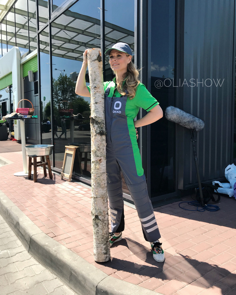 Ольга Фреймут на бензозаправке