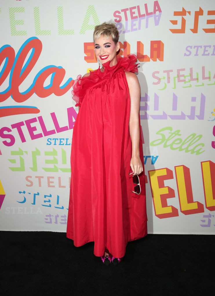 Поклонники раскритиковали яркий наряд Кэти Перри