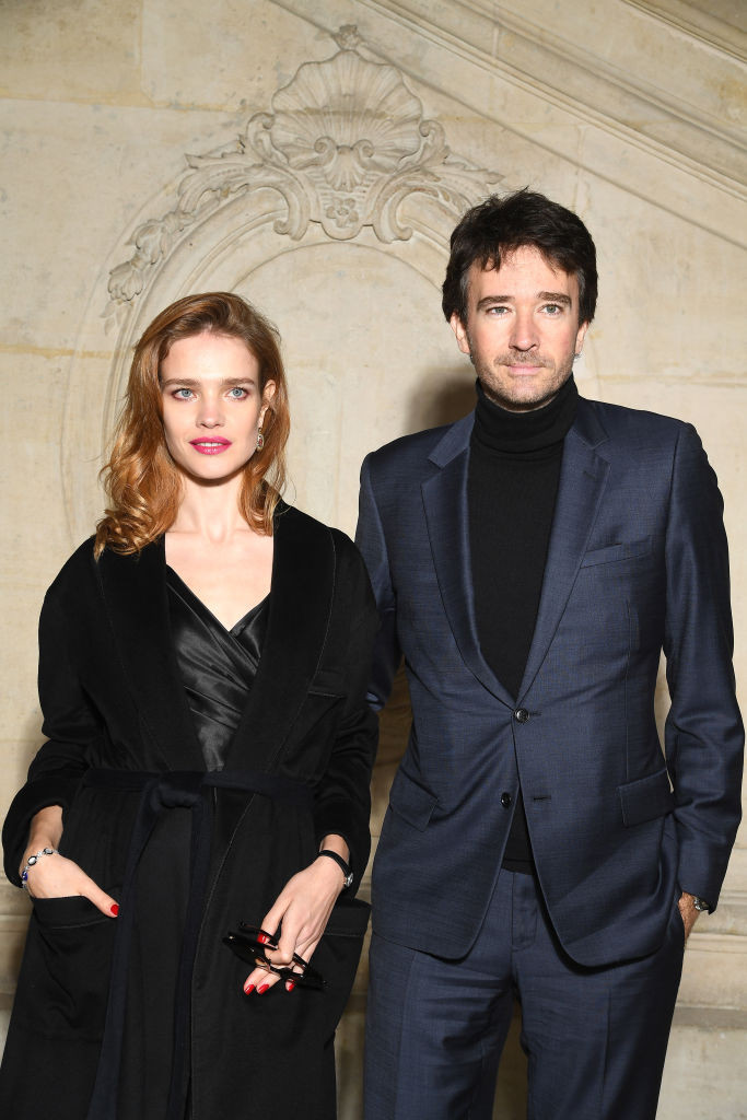 Влюбленные и стильные: Наталья Водянова и Антуан Арно посетили Неделю моды в Париже