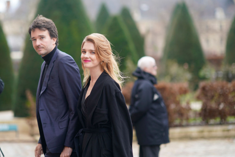 Влюбленные и стильные: Наталья Водянова и Антуан Арно посетили Неделю моды в Париже