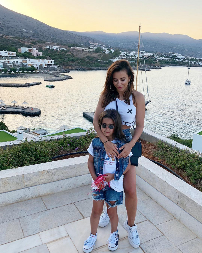 Ани Лорак семья