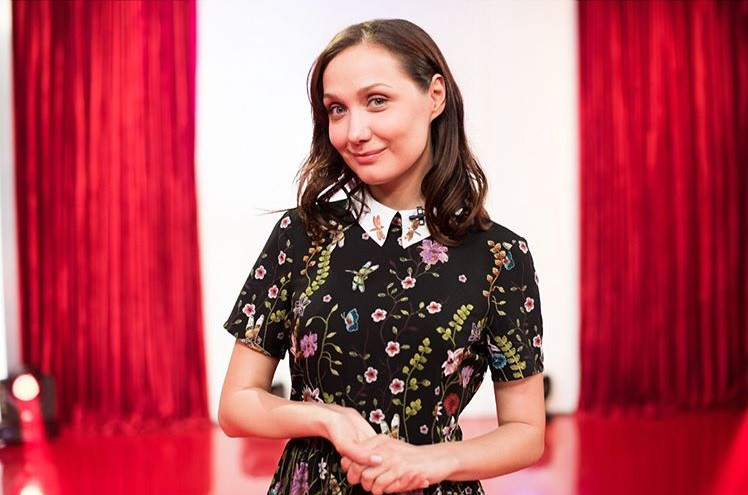 Евгения Власова впервые вышла в свет после лечения рака