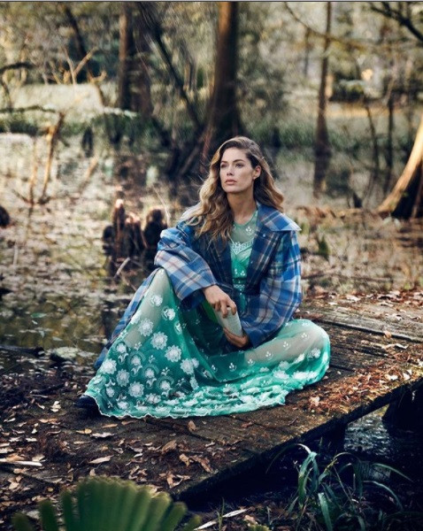 Идеальная семья: Даутцен Крус с мужем и детьми снялась в фотосессии для Vogue