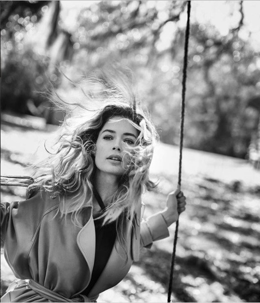 Идеальная семья: Даутцен Крус с мужем и детьми снялась в фотосессии для Vogue