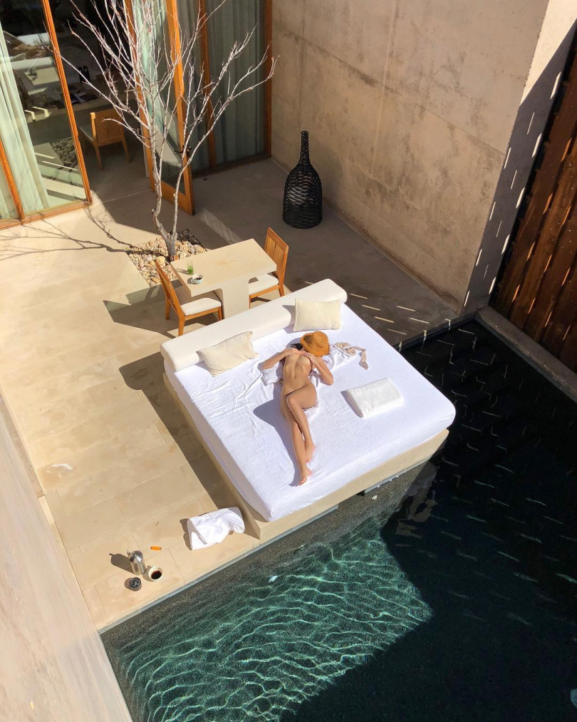 Голая Эмили Ратаковски