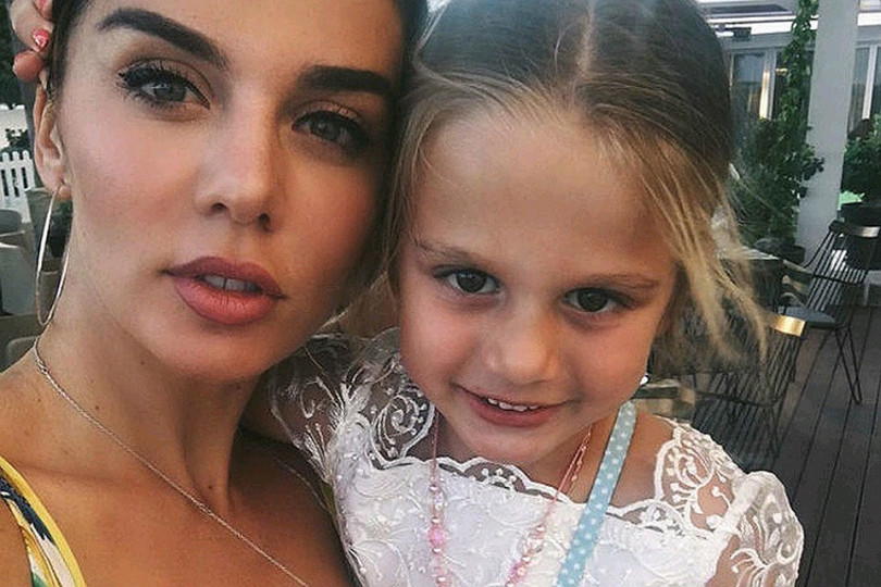 Анна Седоова с дочерью