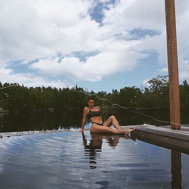 Ким Кардашьян фигура