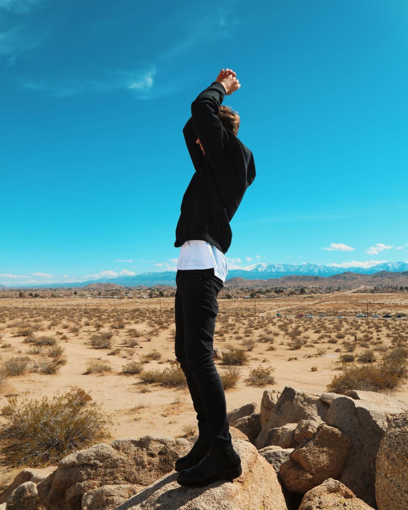 Макс Барских в яркой фотосессии в Калифорнии