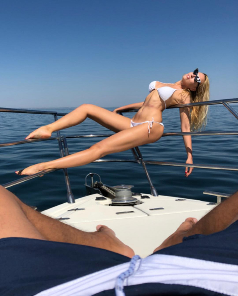 Оля Полякова в бикини