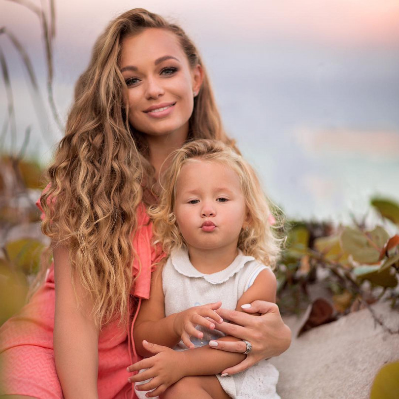 Яна Соломко с дочерью