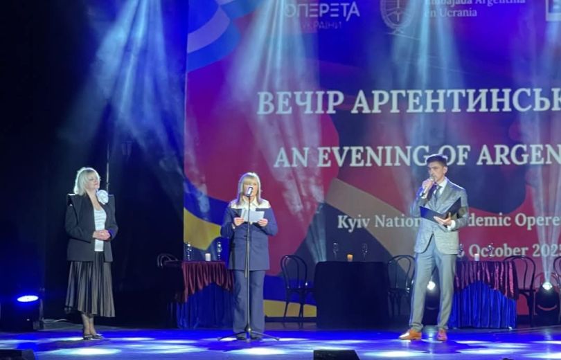 Танго как язык солидарности: в Киеве во второй раз состоялся «Вечер аргентинского танго»