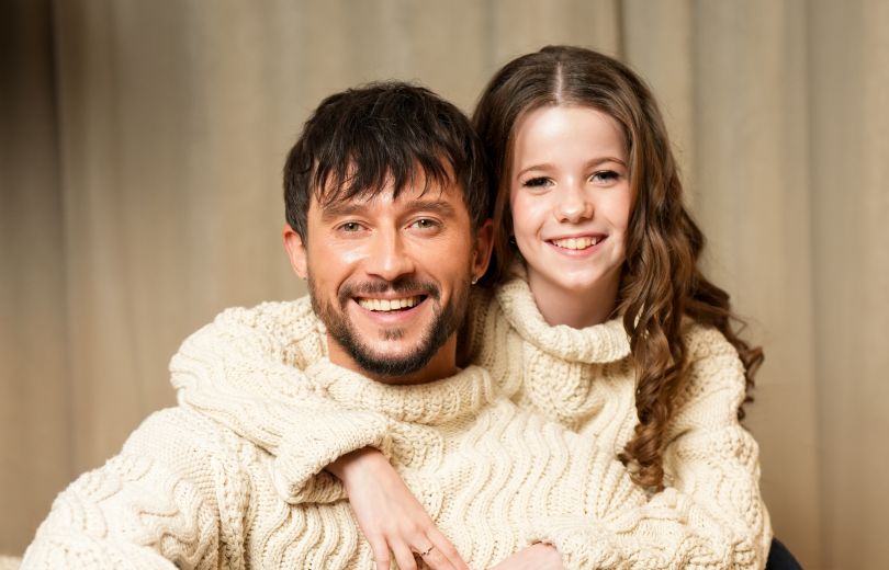 Albina и Serafyn подвели итоги года в рождественской видеоработе