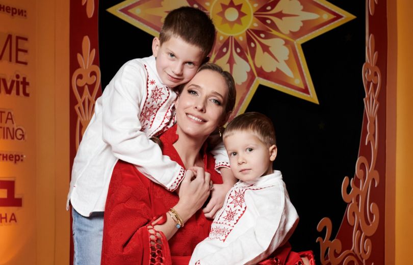 Осадчая с сыновьями, DZIDZIO и еще десятки топ-звезд: как прошел масштабный рождественский ужин