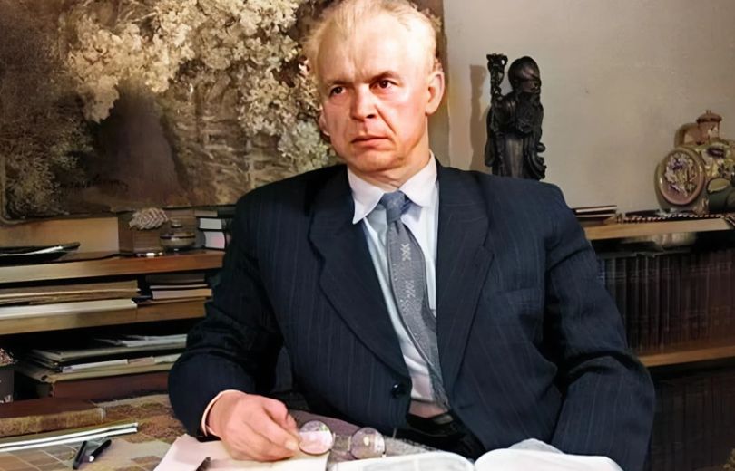 Олександр Довженко