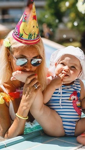 Лера Кудрявцева с дочкой