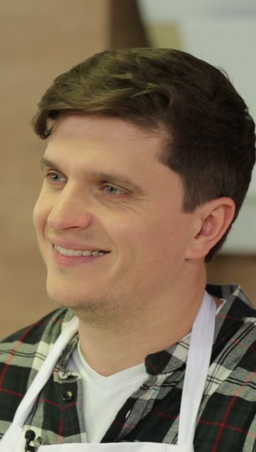 Анатолий Анатольевич в фартуке 4