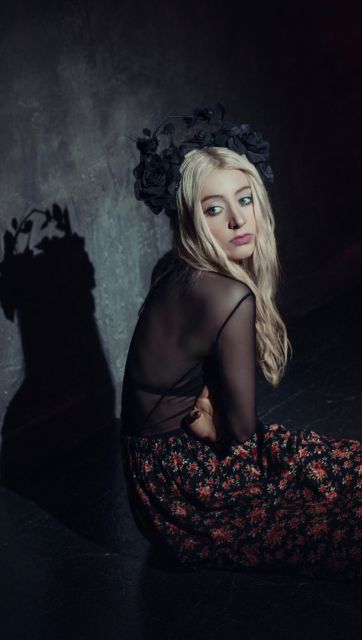 Vivienne Mort припиняє діяльність