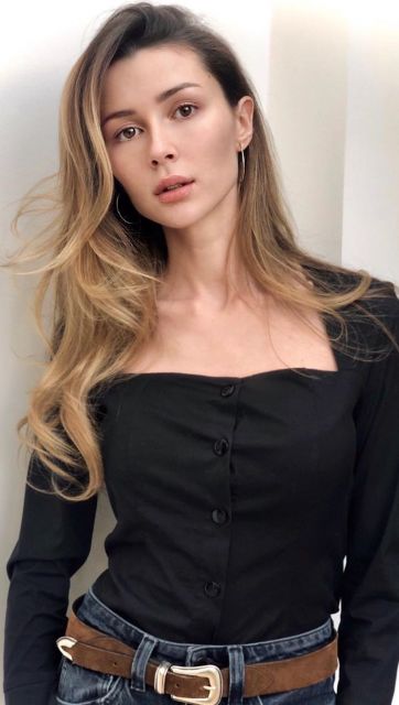 Анна Заворотнюк