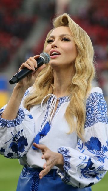 Оля Полякова