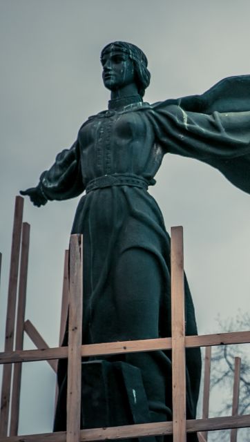 памʼятник засновникам Києва