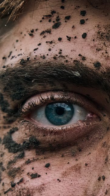 «Лінія зіткнення»: виставка фронтових фотографій Ліберових на ВДНГ