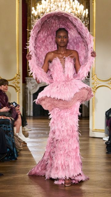 Haute Couture Paris Fashion week SS2025: тіло, драма та нова чуттєвість