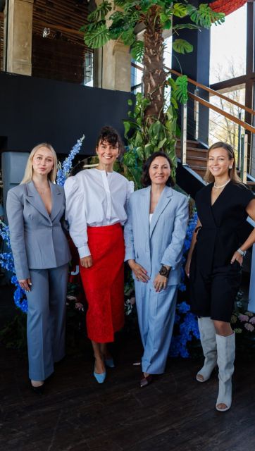 бранч Connecting Women