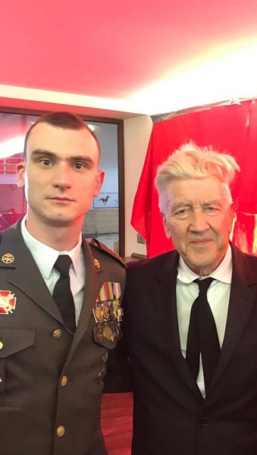 Девід Лінч підтримав проект Viva Переможці та потис руки ветеранам АТО