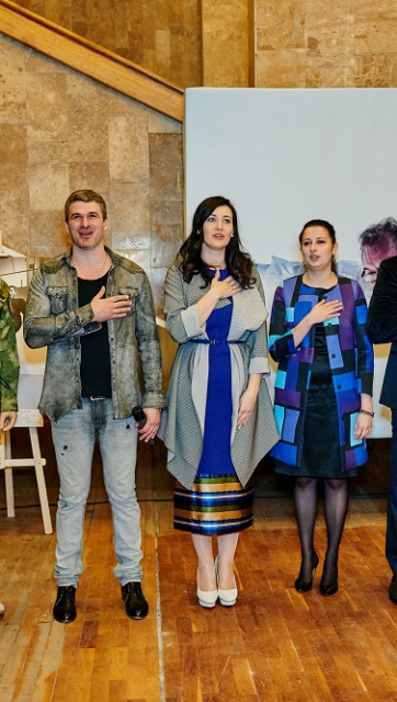 герої АТО на відкритті фотовиставки "Переможці"
