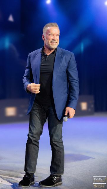 Арнольд Шварценеггер на сцене в Киеве