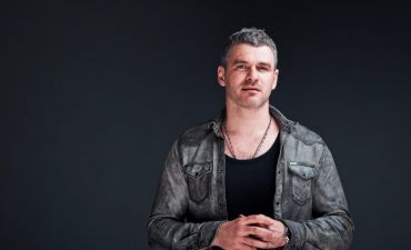 "На сцену вийде вже не він": Мирзоян и Положинский презентовали песню к годовщине смерти Кузьмы