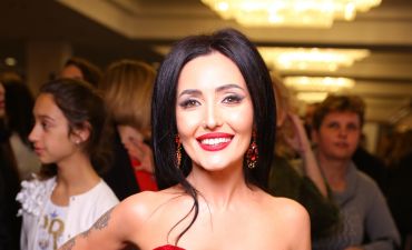 Глаза разбегаются! Самые завидные невесты на красной дорожке "Viva! Самые красивые-2018"