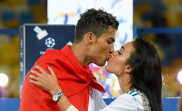 Криштиану Роналду с невестой