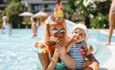 Лера Кудрявцева с дочкой