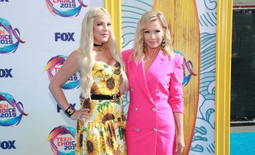 Тори Спеллинг и Дженни Гарт