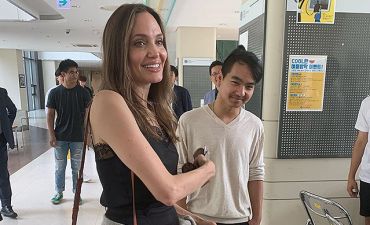 Анджелина Джоли