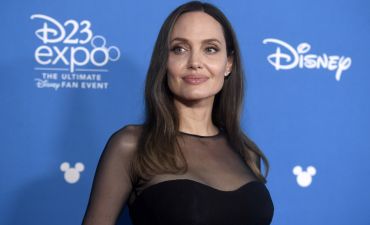 Анджелина Джоли