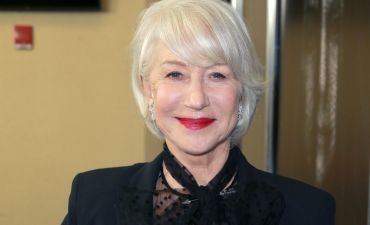 72-летняя Хелен Миррен поразила изысканным нарядом на премьере фильма