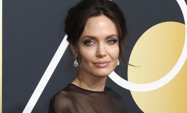 Анджелина Джоли