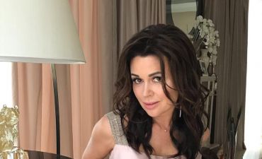 Анастасия Заворотнюк