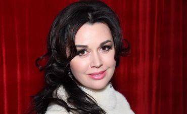 Анастасия Заворотнюк