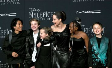 Анджелина Джоли