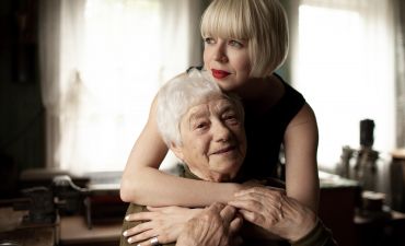 Ната Жижченко и ее бабушка