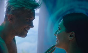 Сергей Бабкин с женой в видео «Єви і Адами»