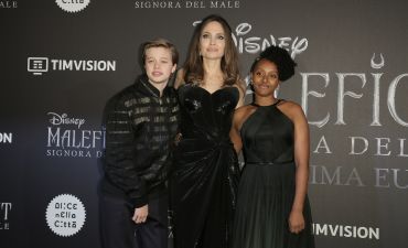 Анджелина Джоли с дочками