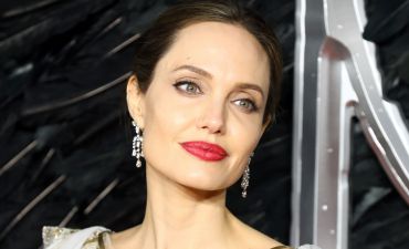 Анджелина Джоли